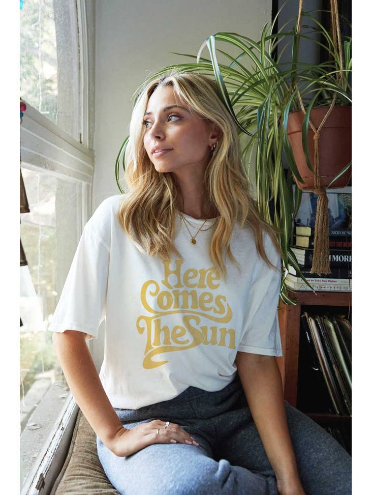 Here Comes the Sun Washed Women's Graphic Tee